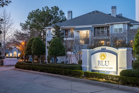 Main ID Sign at Blu on the Boulevard, Baton Rouge, 70810